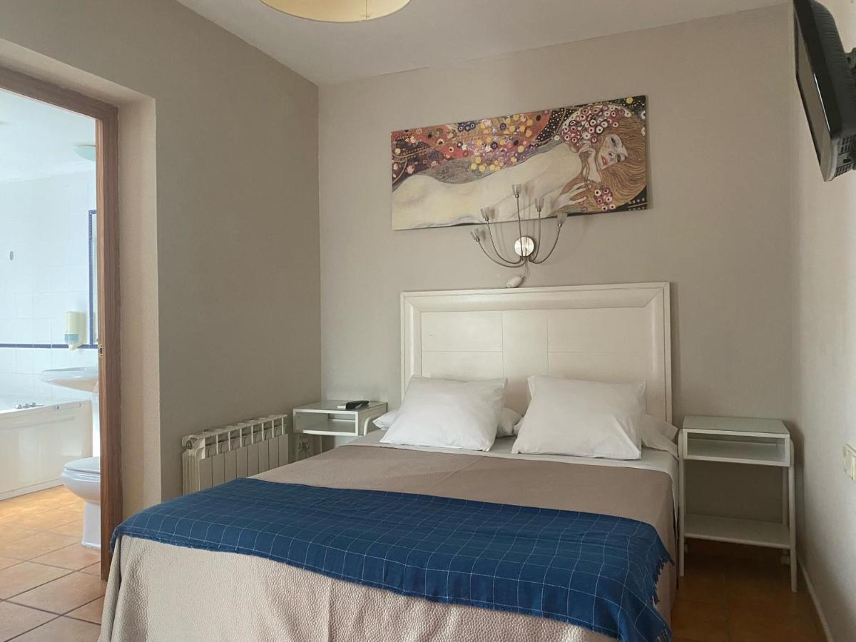 Hostal Moscatel Malaga Exterior photo